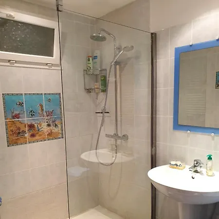 Athena LʼÎle-Rousse