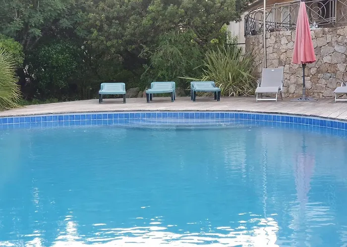 Willa Athena LʼÎle-Rousse