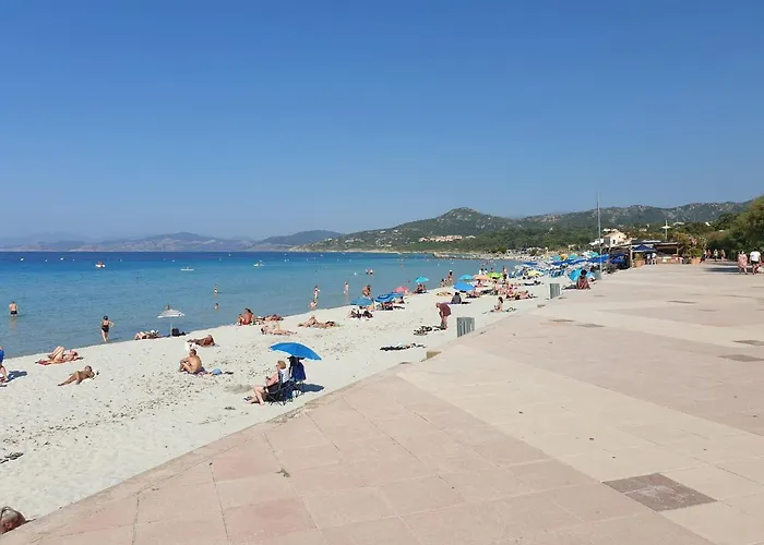 Willa Athena LʼÎle-Rousse